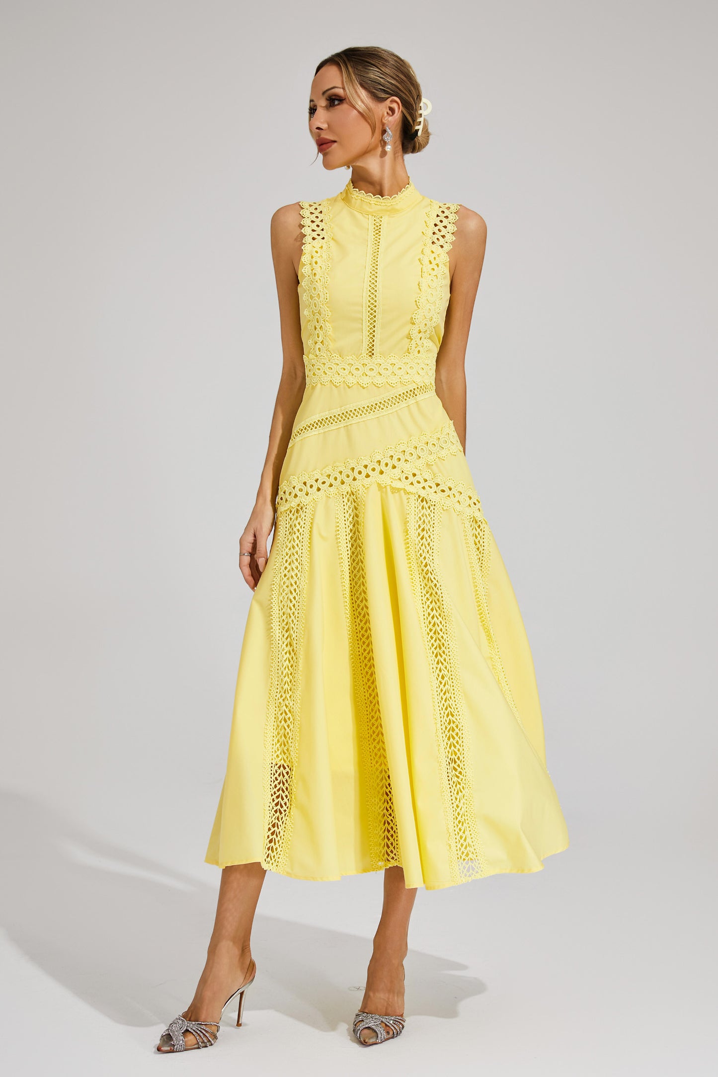 Ravella Sleeveless Lace Dress In Yellow