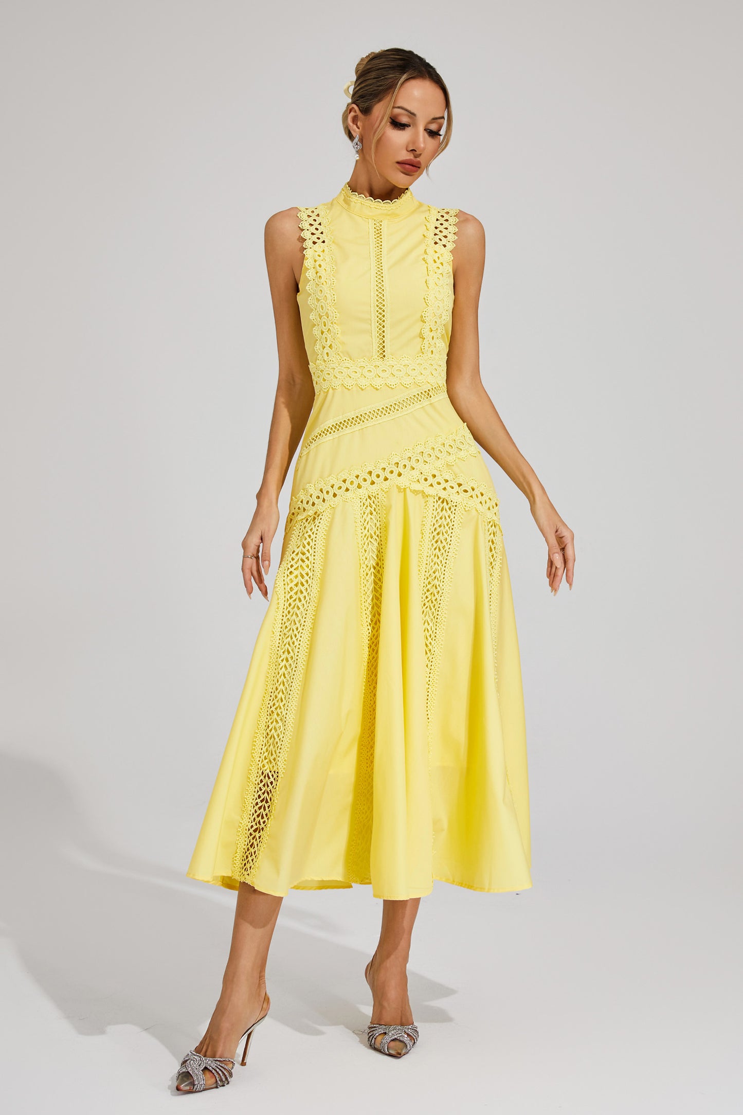 Ravella Sleeveless Lace Dress In Yellow