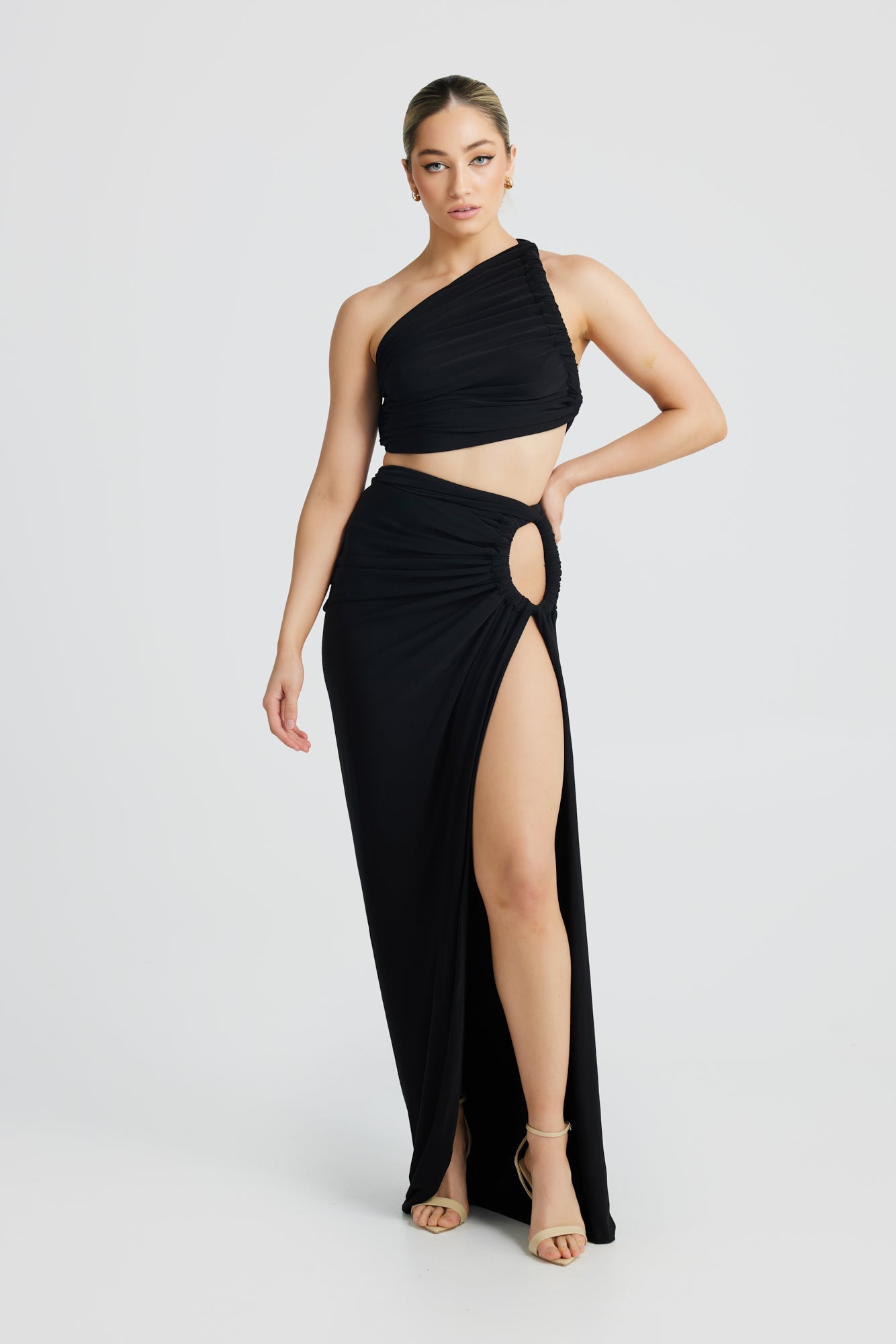 Labelle Slanted Shoulder Halter Set In Black