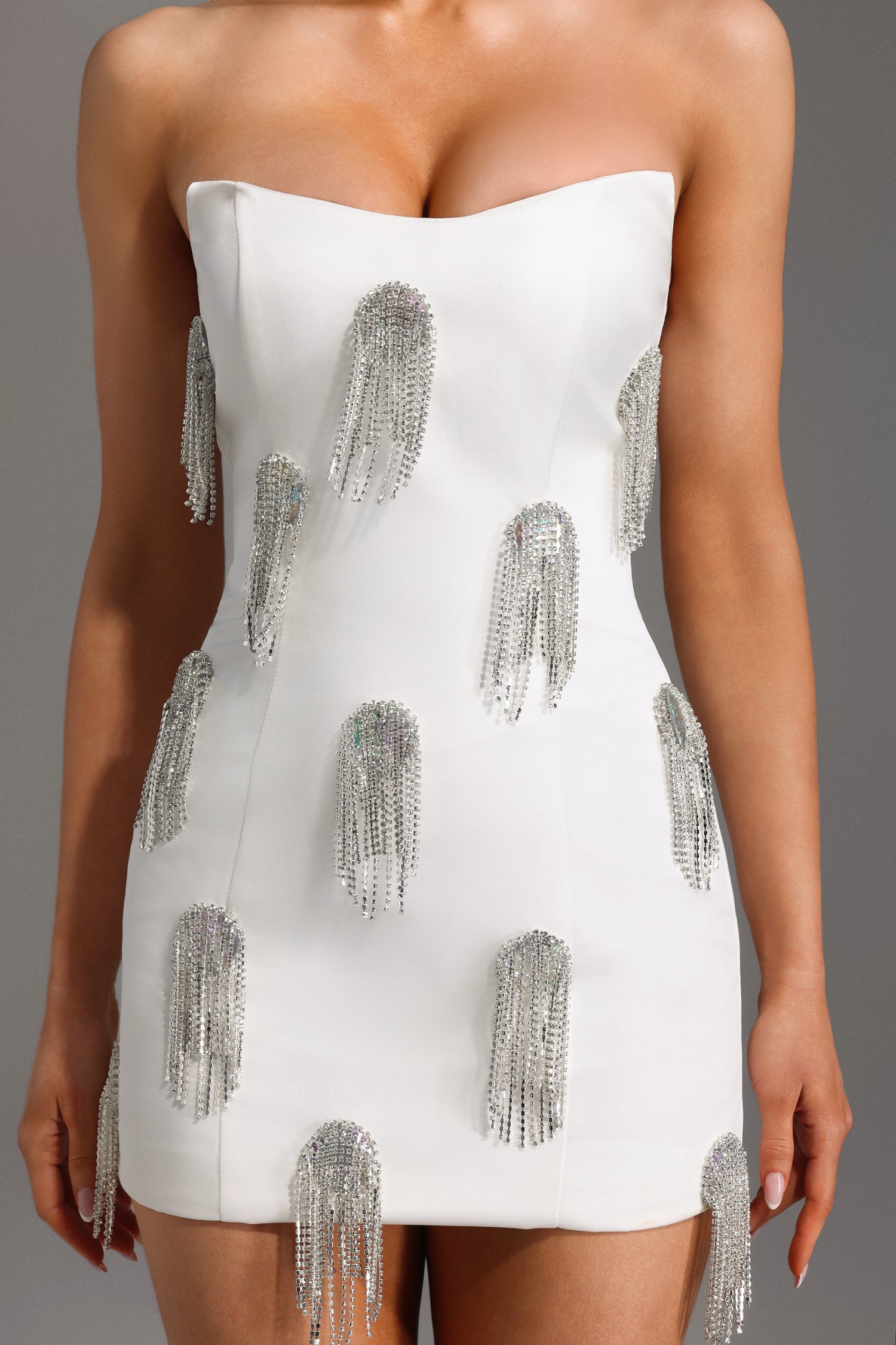 Wrythas Sleeveless Diamond Tassels Mini Dress In White