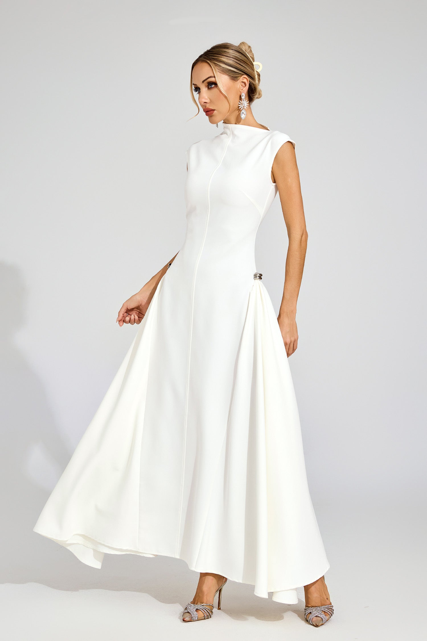 Quintus Sleeveless Irregular Hem Maxi Dress In White