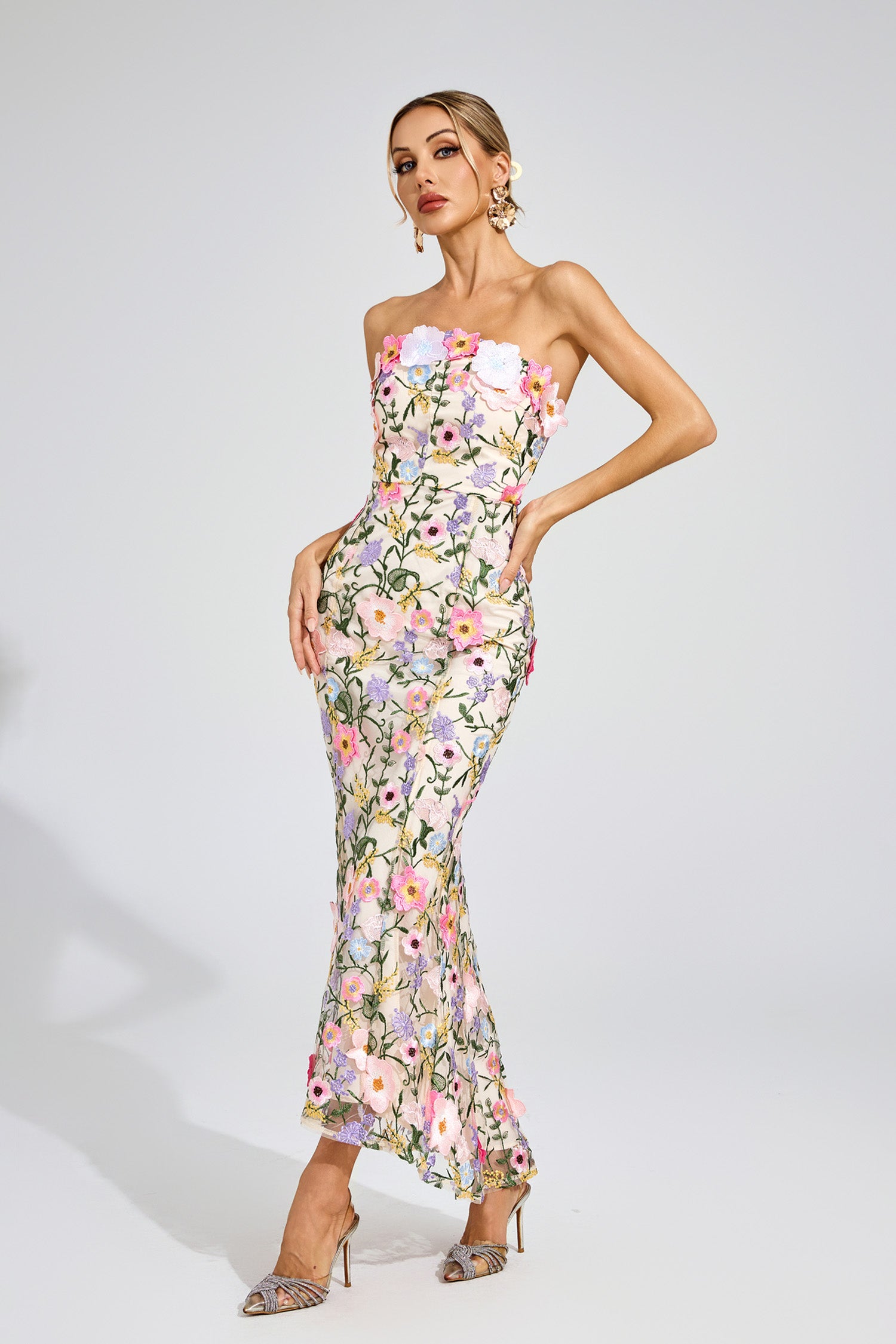 Elythar Floral Embroider Maxi Dress In Apricot