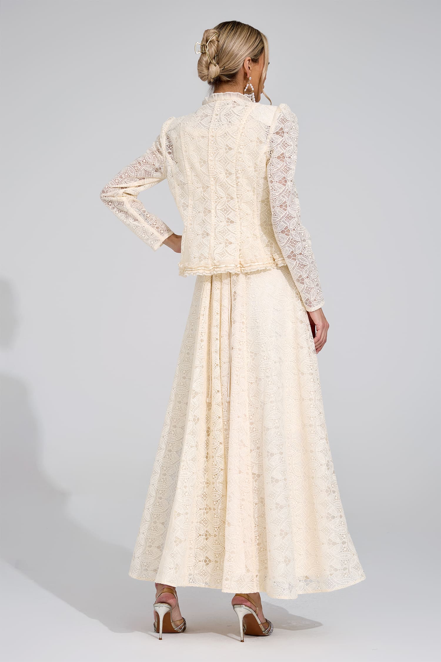 Narevix Ivory Lace Set