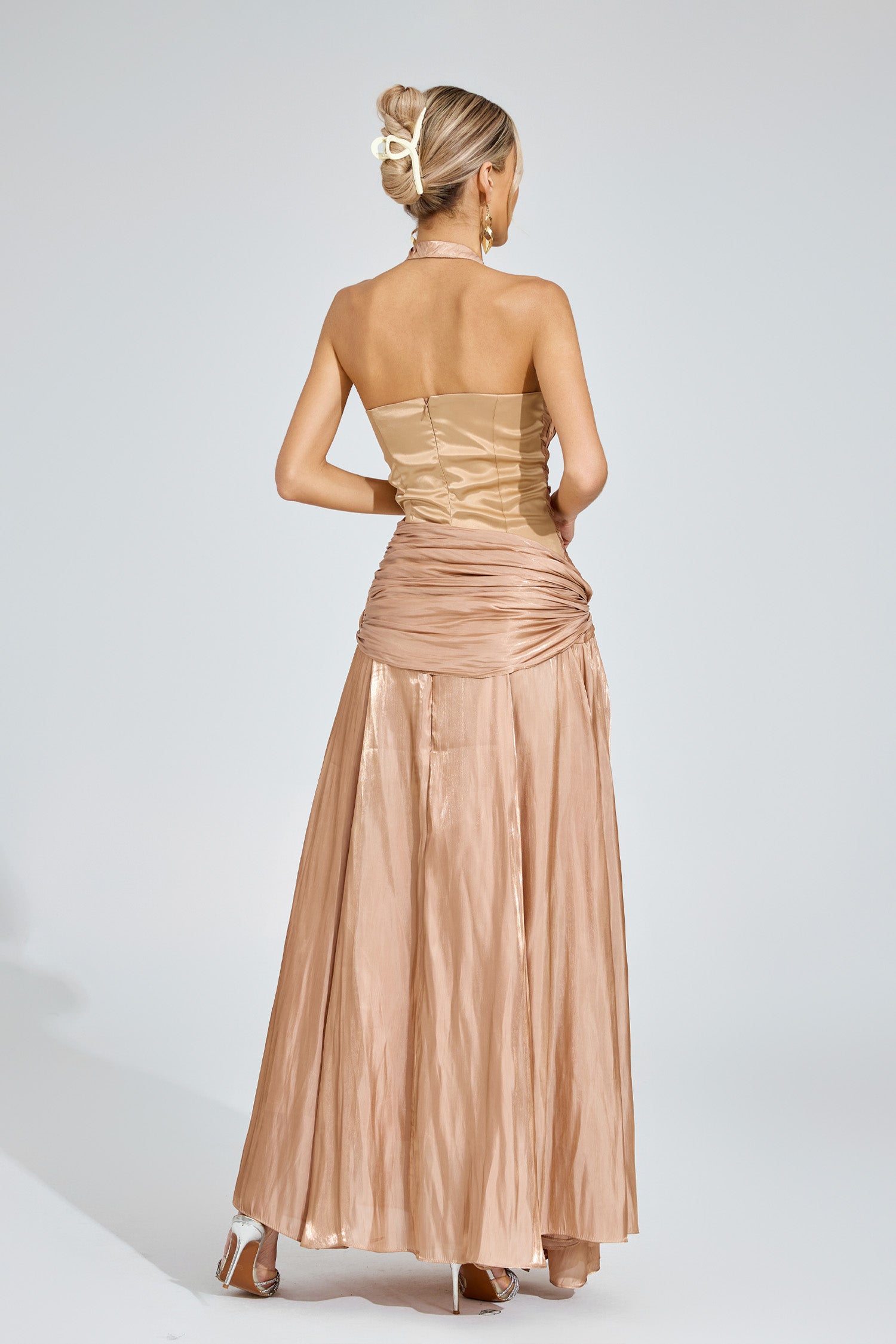 Daldriel Halter Maxi Dress In Champagne