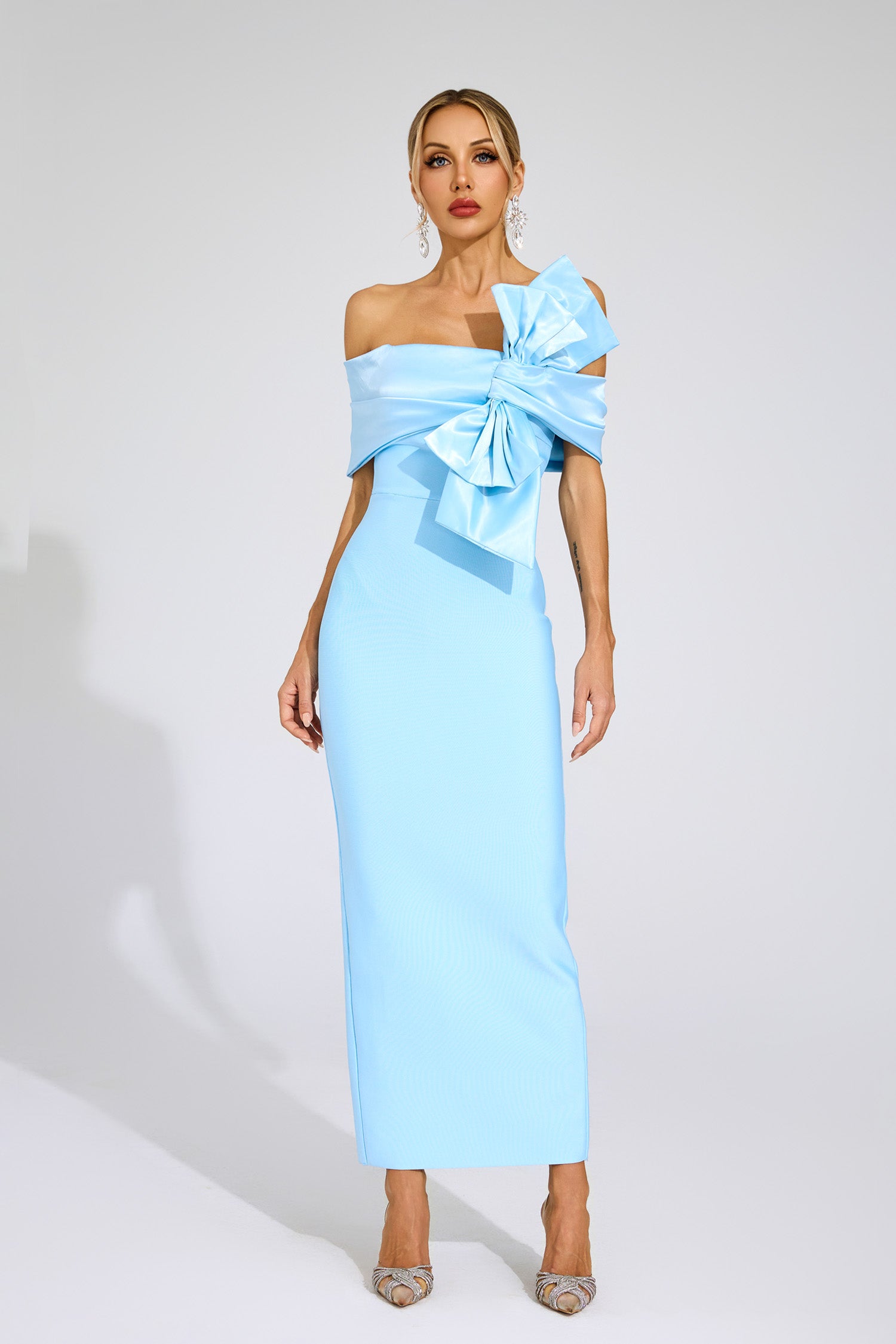 Jaelyra Bow Tie Bandage Maxi Dress In Blue