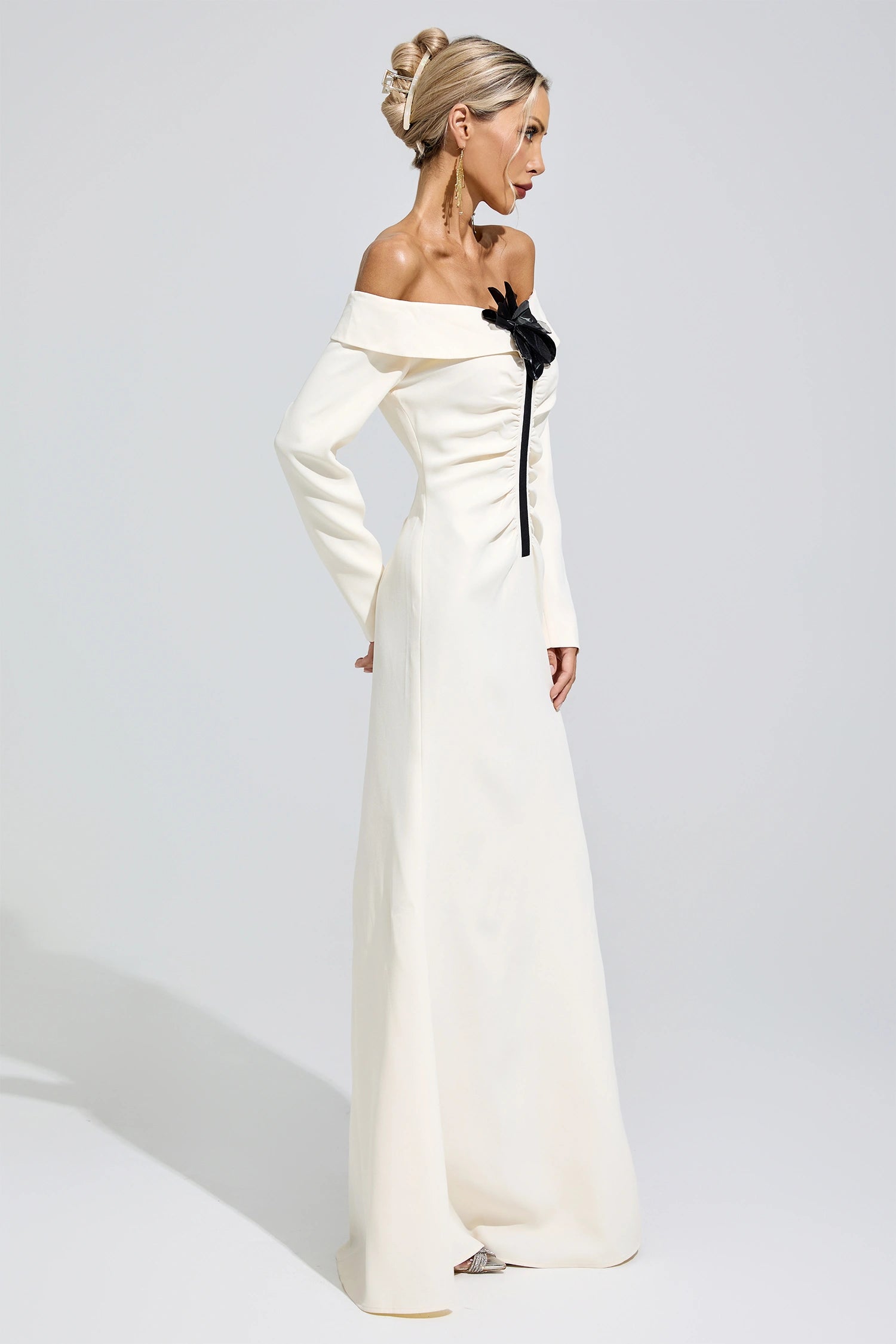 Kryndel White Off Shoulder Flower Maxi Dress