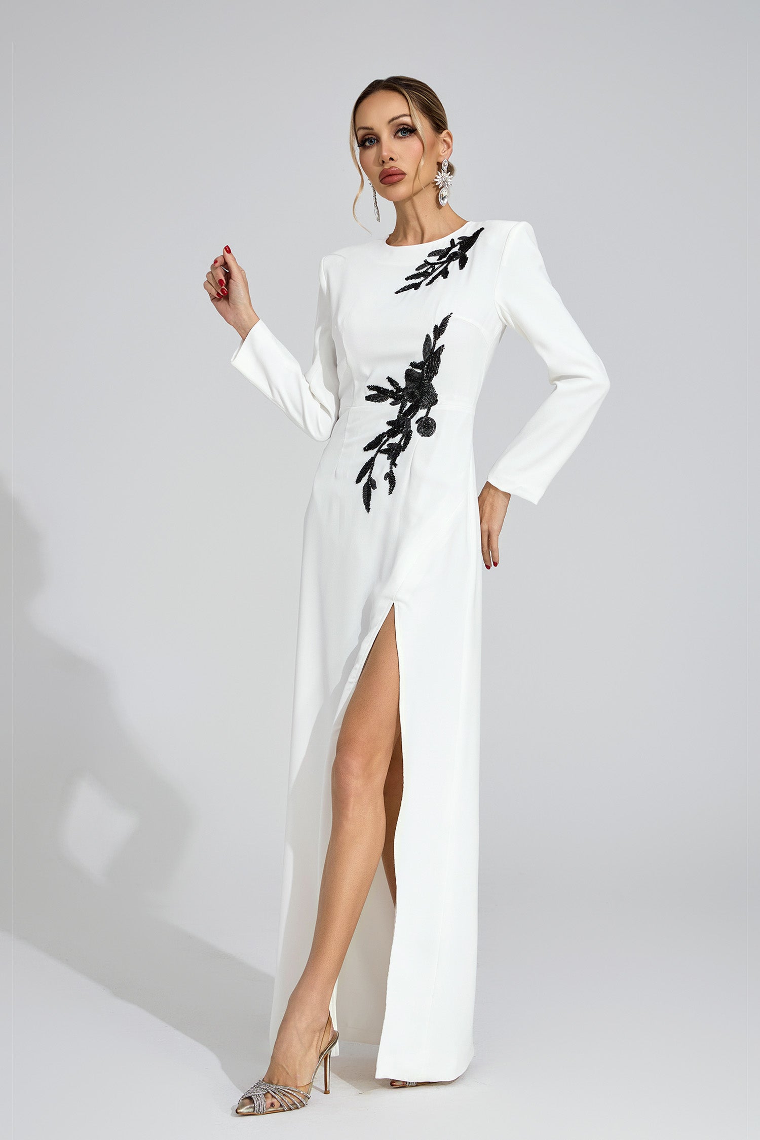 Yelvaris White Floral Maxi Dress