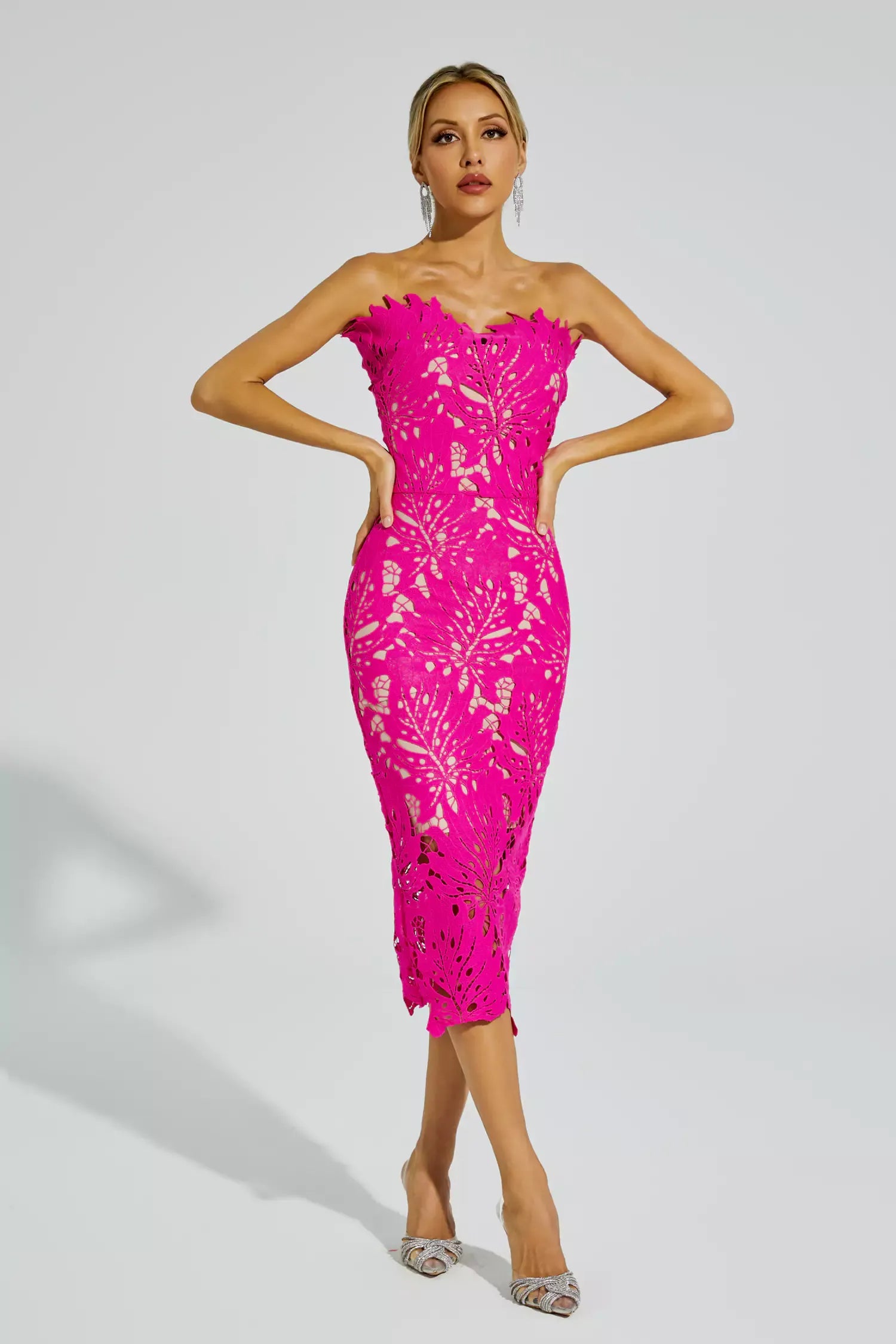Malani Floral Lace Midi Dress In White Rose Red / M Malani Floral Lace Midi Dress In White Rose Red / M