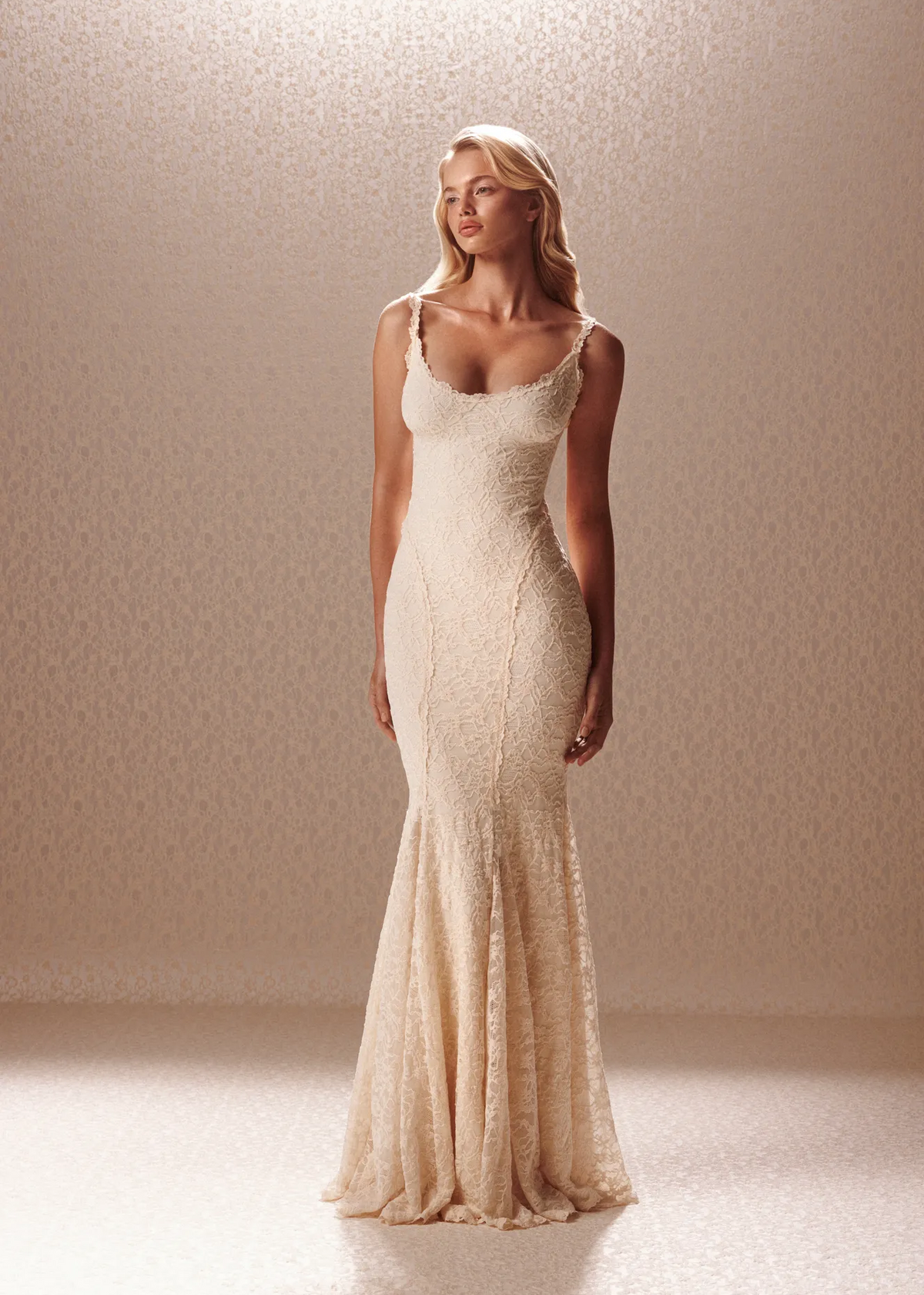 Turelia Lace Backless Maxi Dress