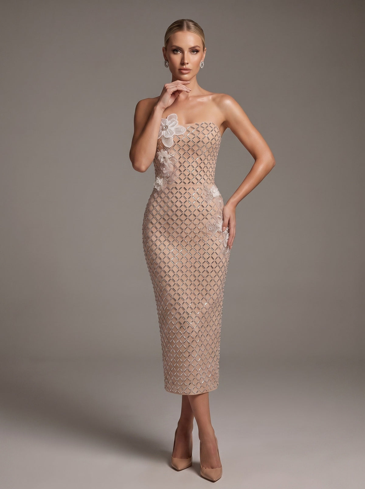 Qelvan Strapless Flower Embellished Midi Dress