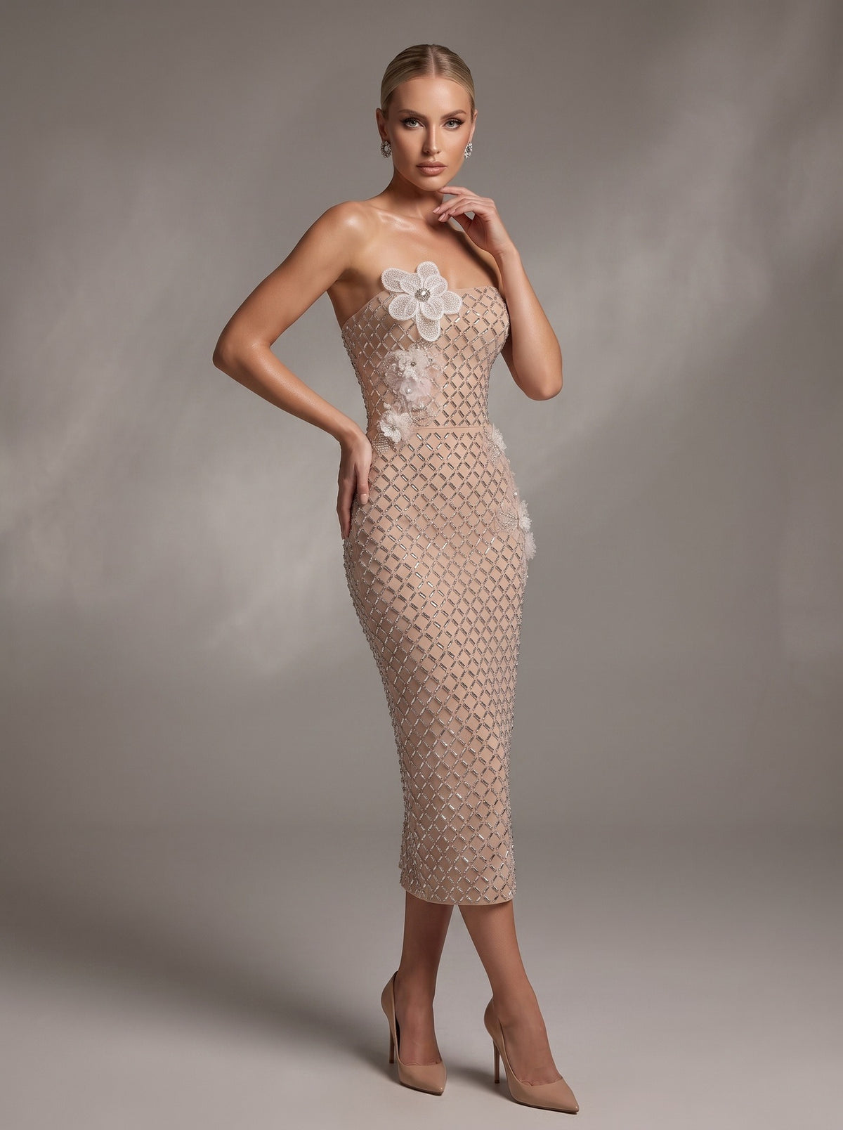 Qelvan Strapless Flower Embellished Midi Dress