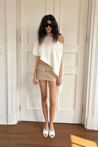 Cerith Stain Asymmetric Top In White