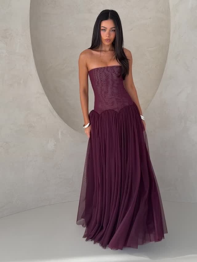 Kelora Mesh Maxi Dress In Burgundy