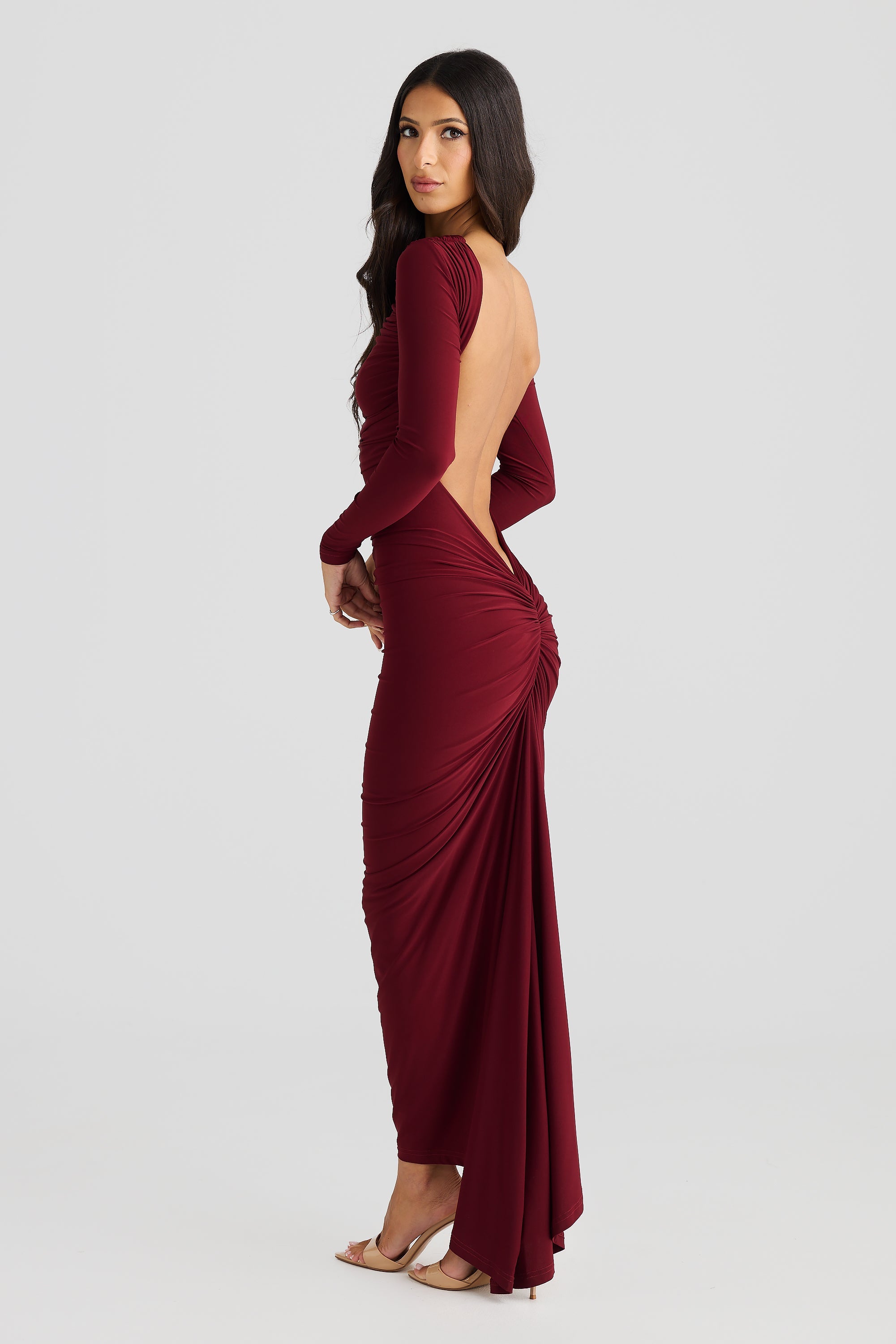 Latrisha Backless Maxi Dress In Burgundy