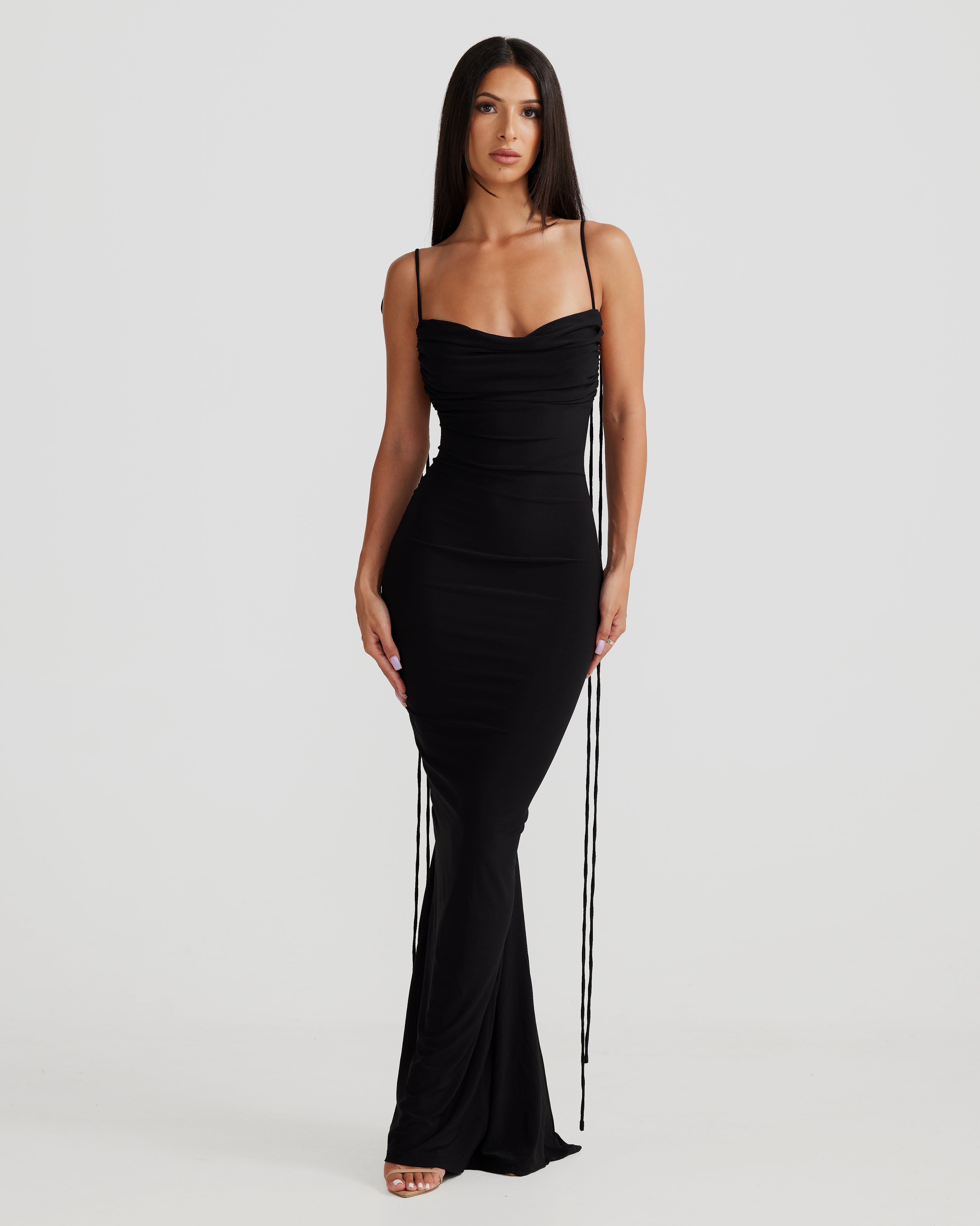 Birtin Backless Halter Maxi Dress In Black – Night Novas