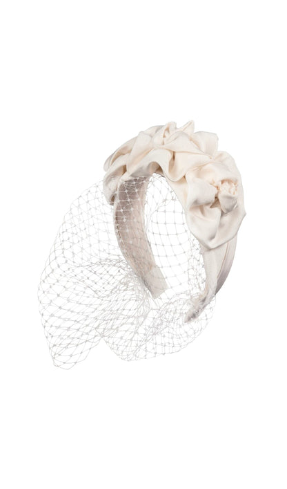 Annisa Triple Rosette With Veil In White