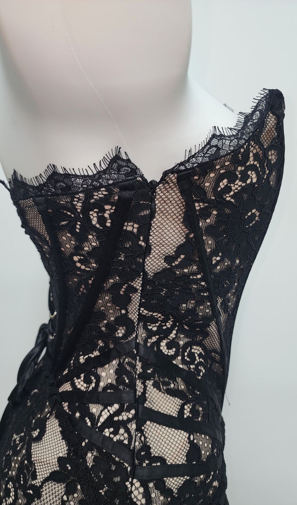 Kellie Strapless Lace Appliques Mini Dress In Black