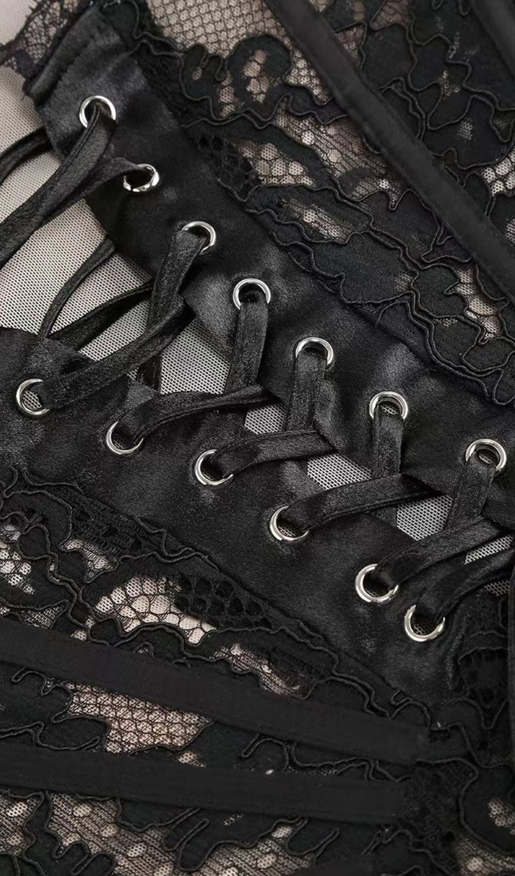 Kellie Strapless Lace Appliques Mini Dress In Black