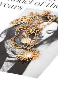 Diliro Golden Sun Clavicle Necklace