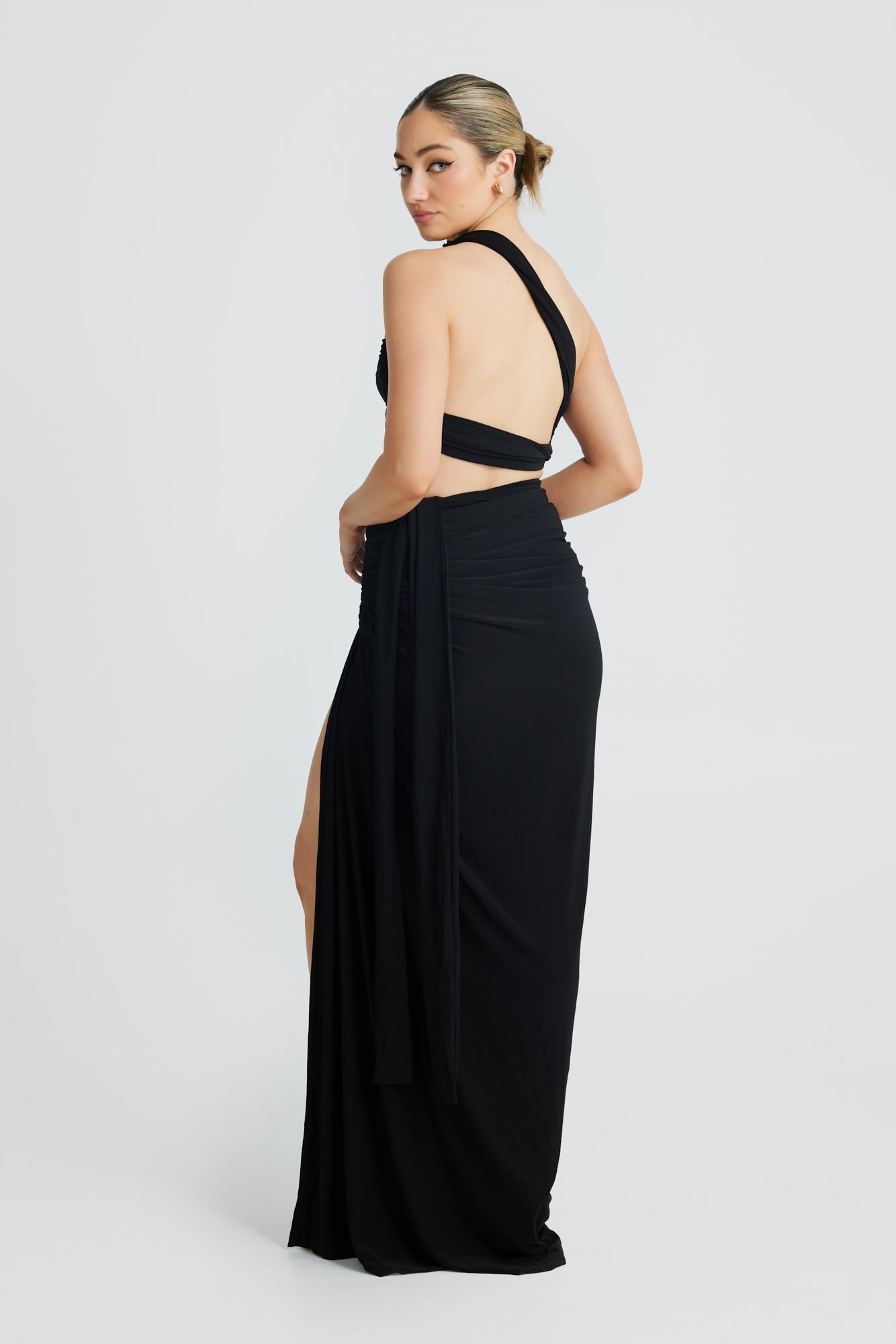 Labelle Slanted Shoulder Halter Set In Black